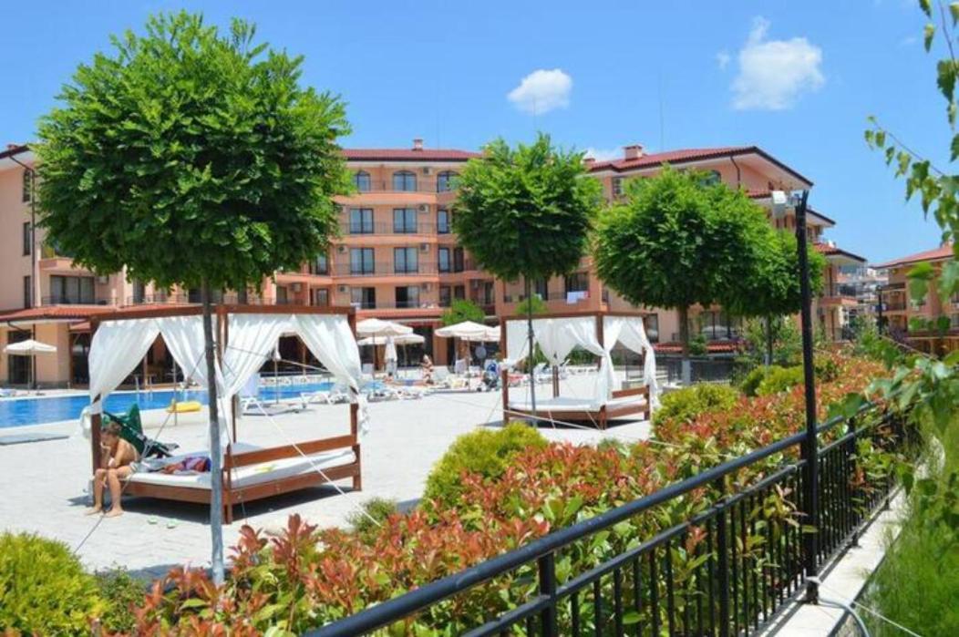 Sunny Star Dreams Condo W Prime Location, Pool, Sea View سفيتي فلاس المظهر الخارجي الصورة